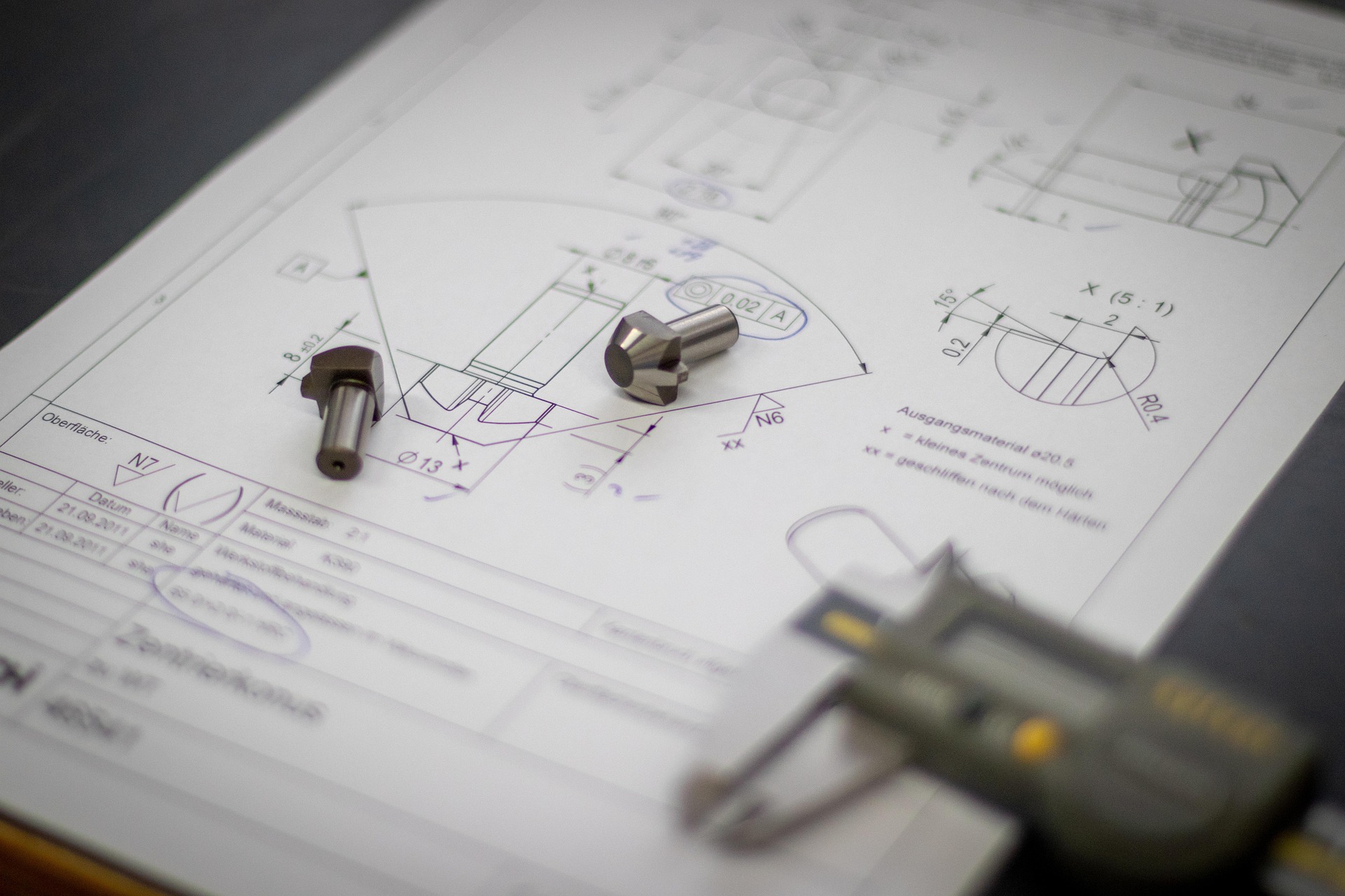 felixdesignstudio industry 4747053 1920